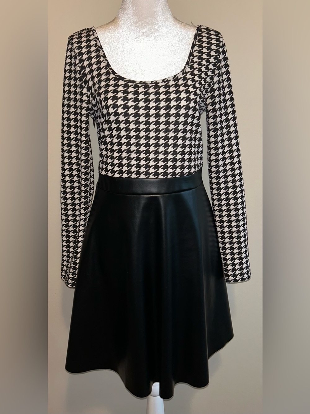 Women’s  Black&White Houndstooth Long Sleeve Dress